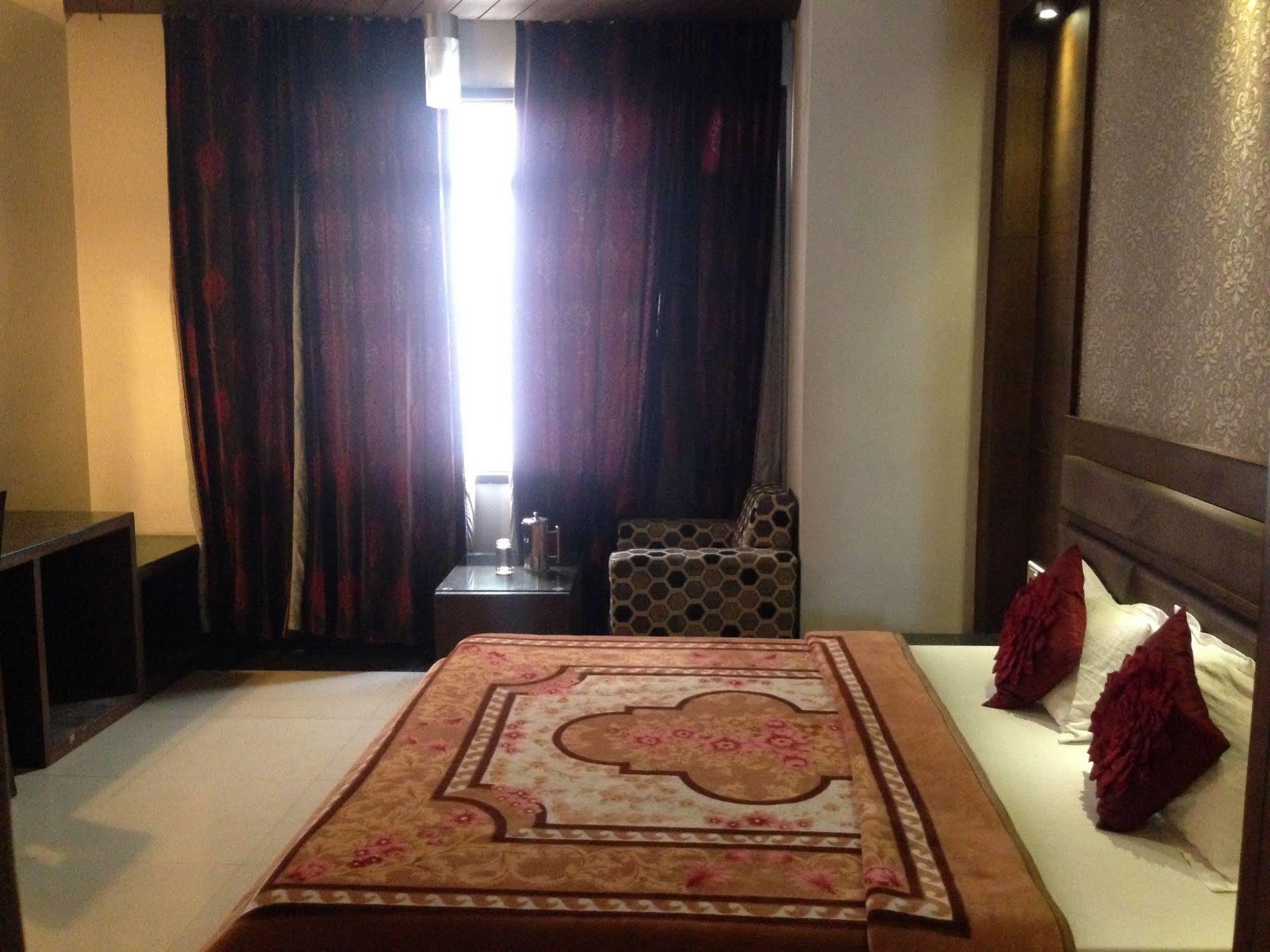Namaskar Residency Hotel Amritsar Eksteriør billede