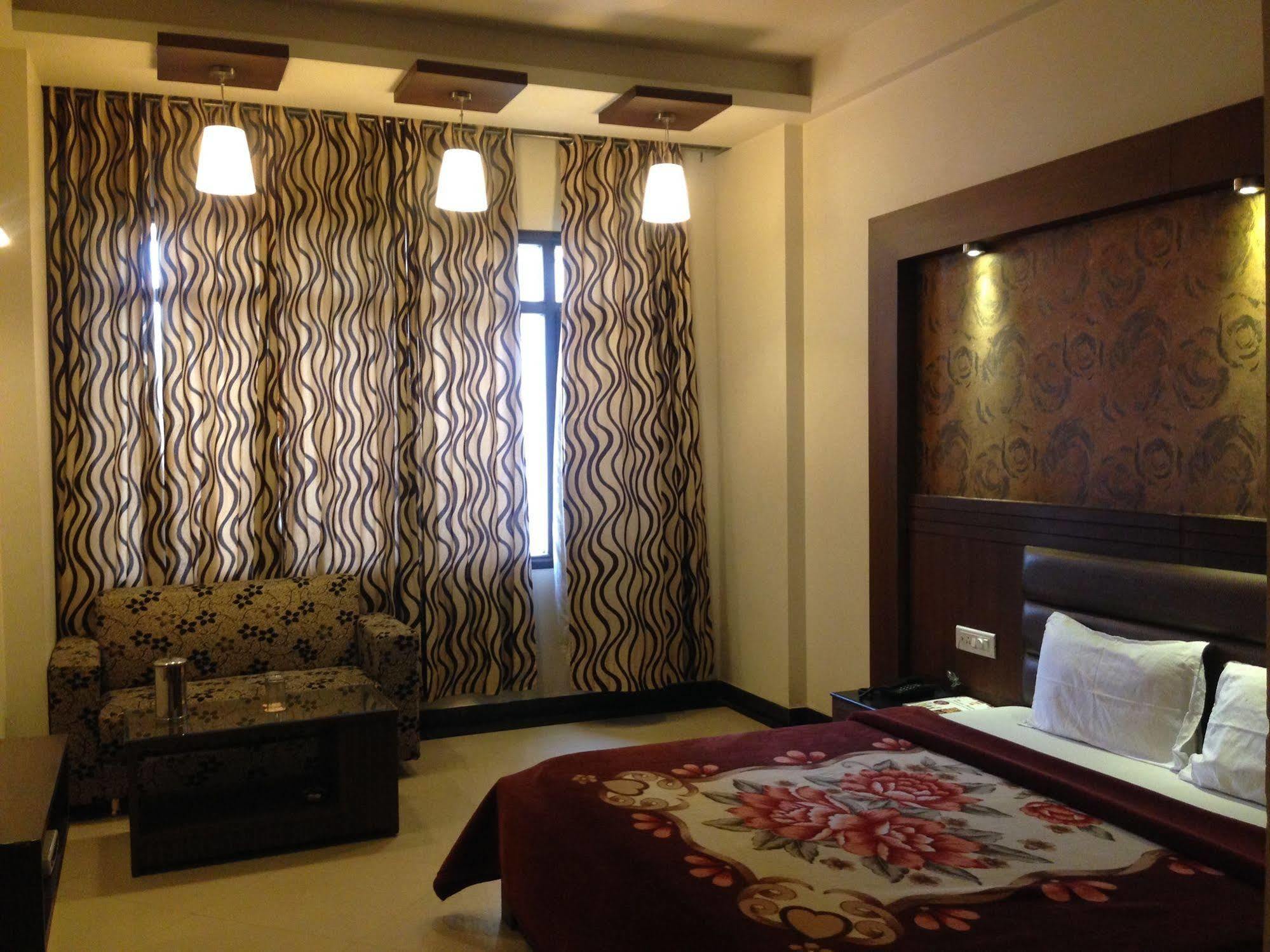 Namaskar Residency Hotel Amritsar Eksteriør billede